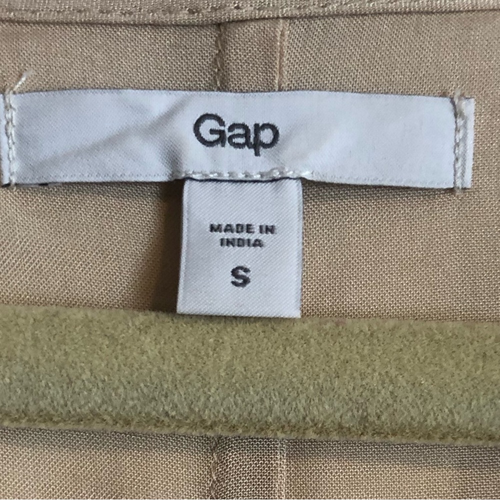 Gap Ruffle Top - Picture 3 of 6